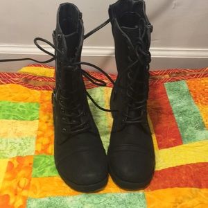 Combat boots